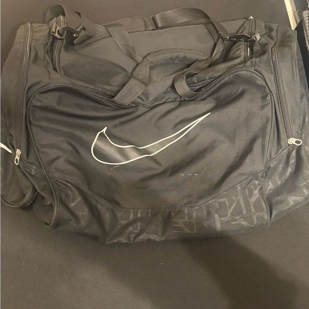 Nike Extra Large Duffle Bag - Black